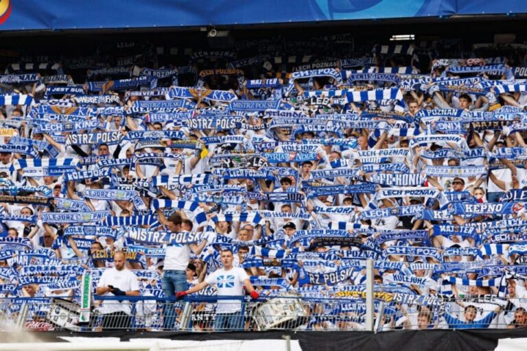 Fans of Lech seen during  Super Puchar Polski  25/26  game between teams of Lech Poznan and Legia Warszawa (Maciej Rogowski)